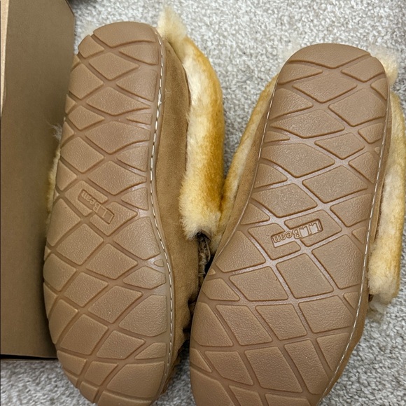 L.L. Bean Tan Shearling Lined Slippers - Picture 2 of 5